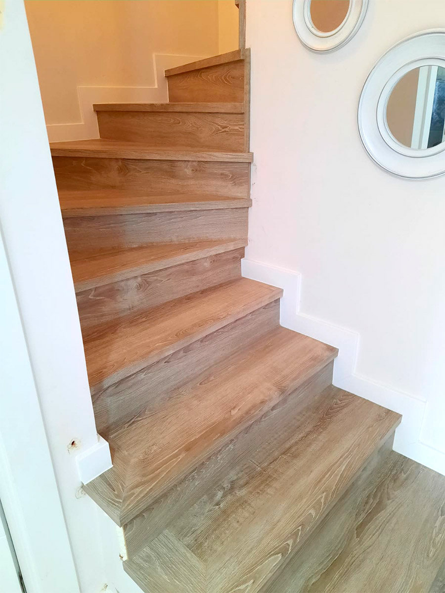 Revestimiento escaleras de madera